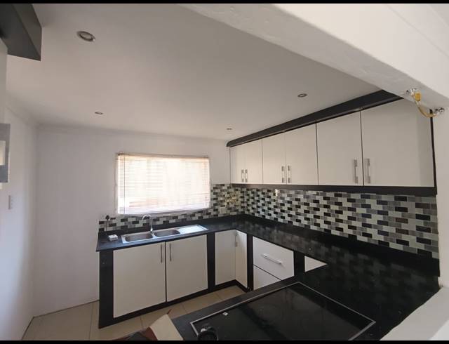 3 BEDROOM HOUSE FOR SALE IN NEWLANDS EAST